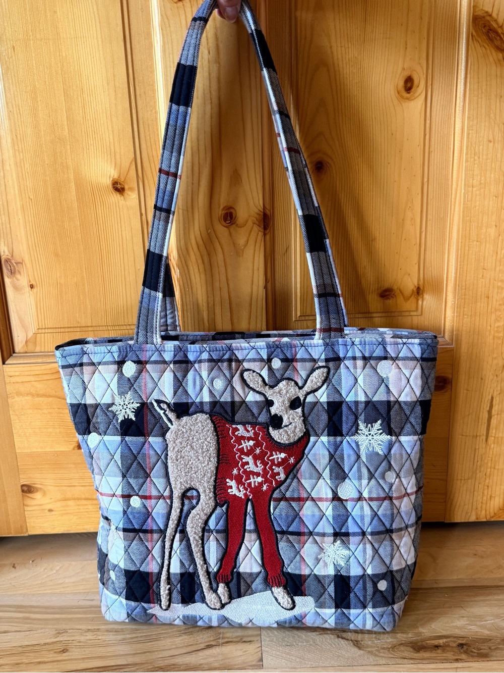 Vera Bradley Vera Tote Bag Merry Mischief Snow Day Quilted Plaid EUC